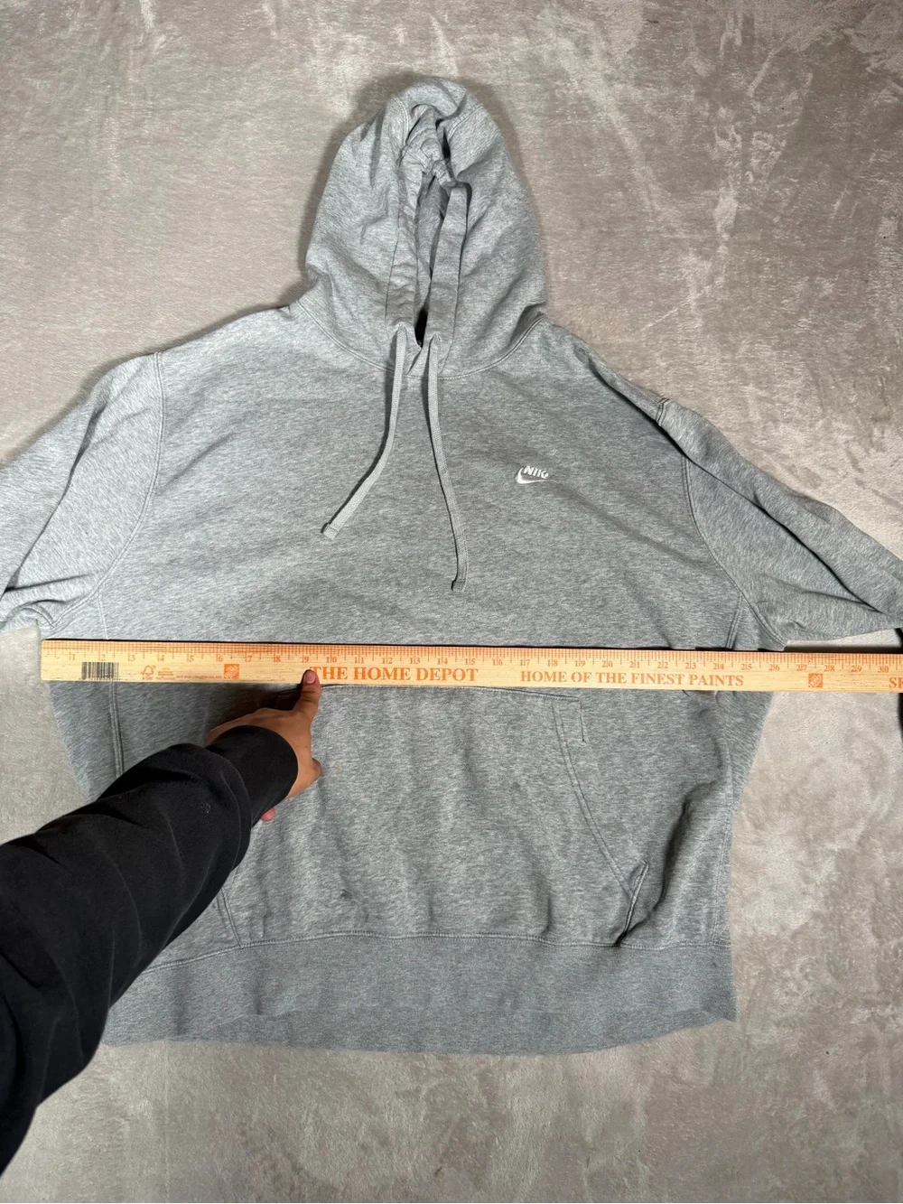 Nike Gray Men's Pullover Hoodie with Small White Swoosh